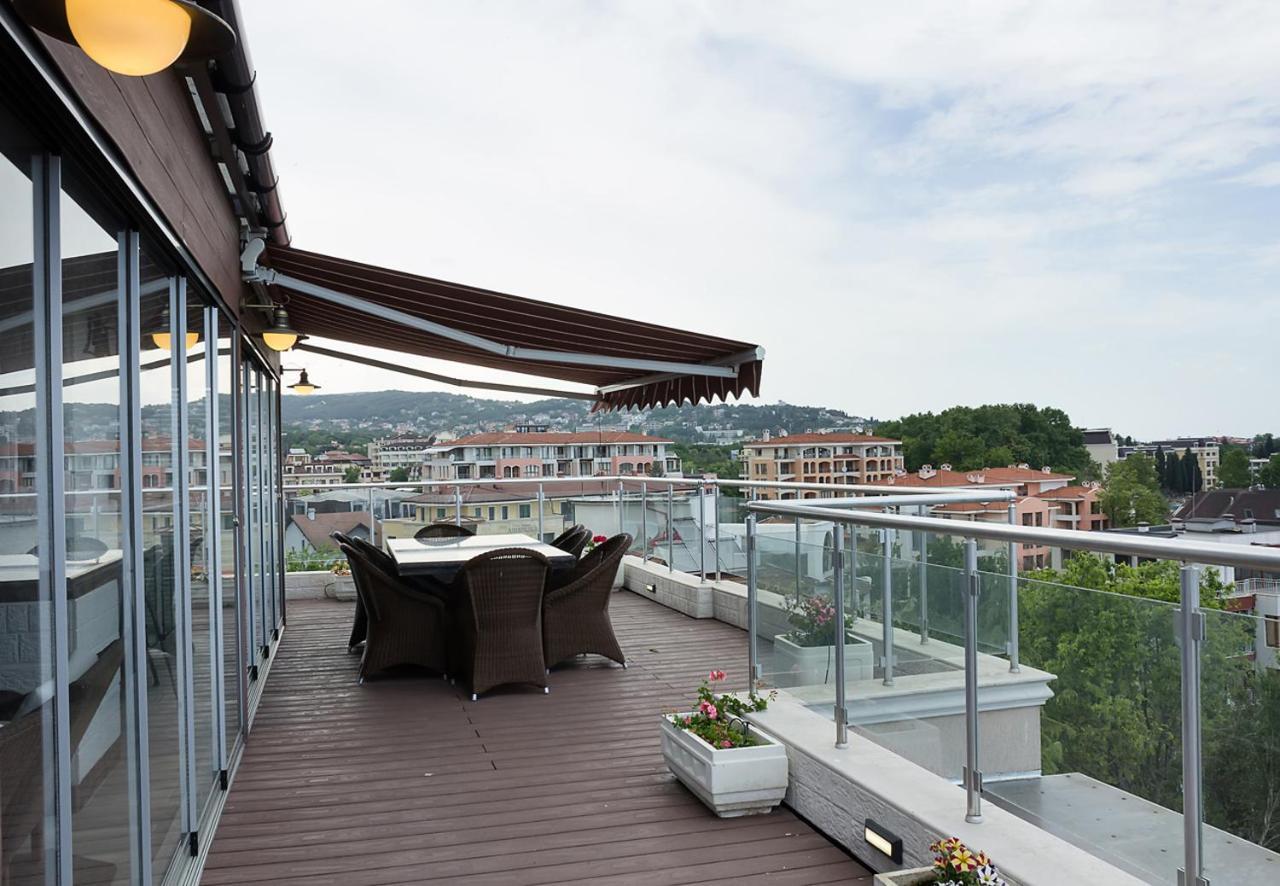 Appartement Under The Stars - Lux Penthouse With Pool And Terrace By Flat Mаnager à St Constantin et Helena Extérieur photo